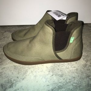 Sanuk Booties NWT